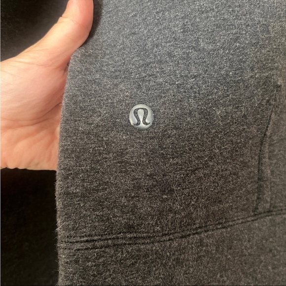 Women's Lululemon Boxy Smooth Sweater Size: 10 - Picture 3 of 4